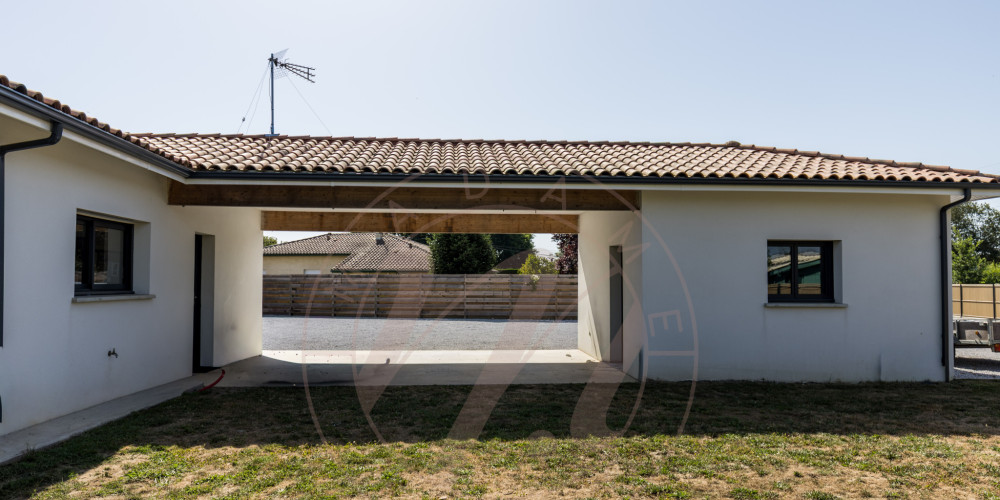 maison à ST PIERRE DU MONT (40280)